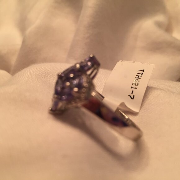 Silver rig with clear stones  size 7  NWT - Picture 2 of 3